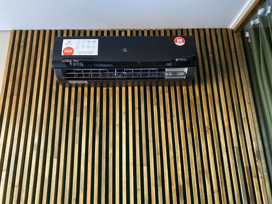 Инверторная сплит-система Royal Clima ATTICA NERO Inverter RCI-AN28HN (комплект)