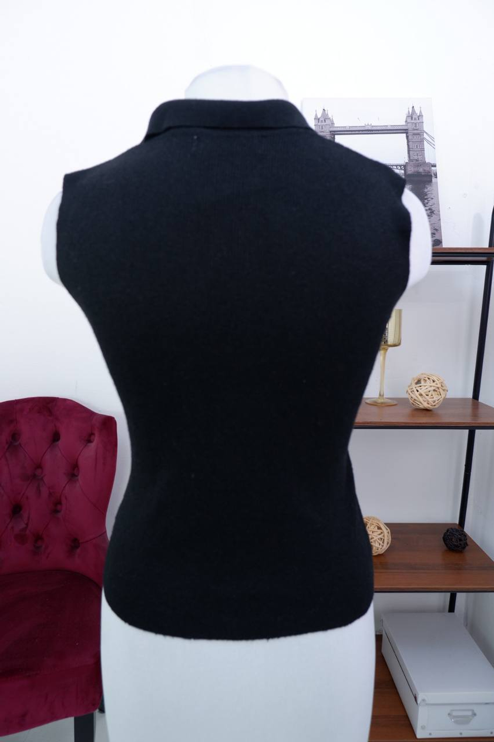 Джемпер без рукавов, визуально 42 размер