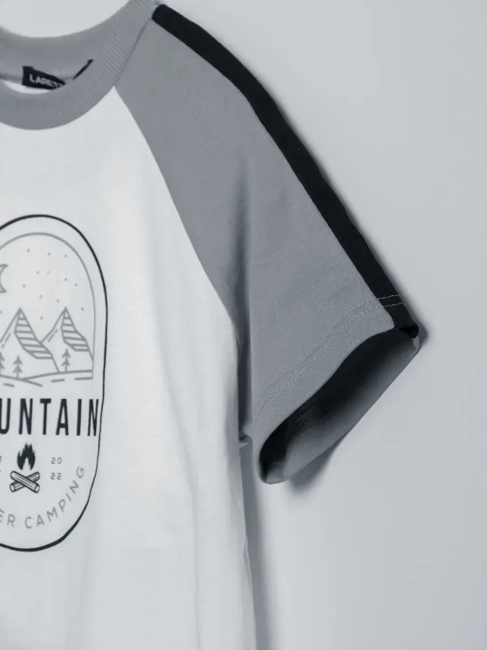 Спортивный костюм для мальчика с шортами в школу