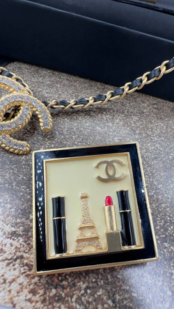 Брошь CHANEL