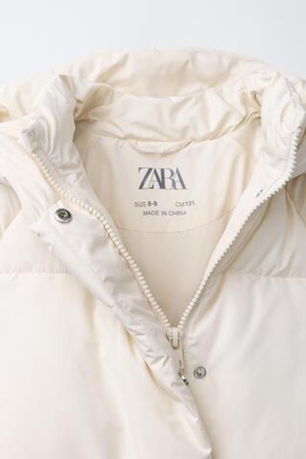 ZARA СТЕГАНАЯ КУРТКА С КАПЮШОНОМ, ЭКРЮ