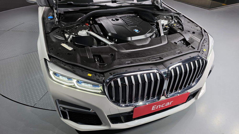 BMW 7 серии (G11) 740Li xDrive M Sport