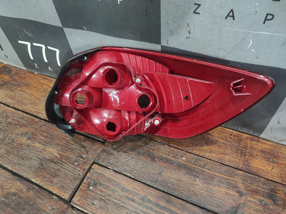 Фонарь задний левый LADA Granta 14-нв Б/У Оригинал 21910371601100