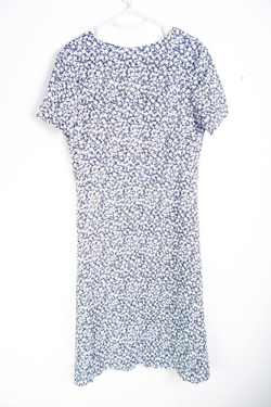 Платье легкое и приятное к телу, маркировка L, визуально на 46 размер