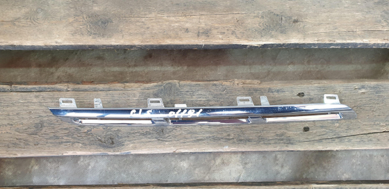 Молдинг решетки радиатора Mercedes GL GLS (X166) 15-19 Б/У Оригинал A1668882085