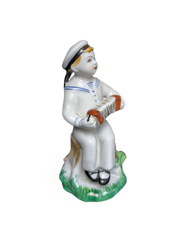 Фарфоровая статуэтка "Морячок с гармошкой" ЛФЗ