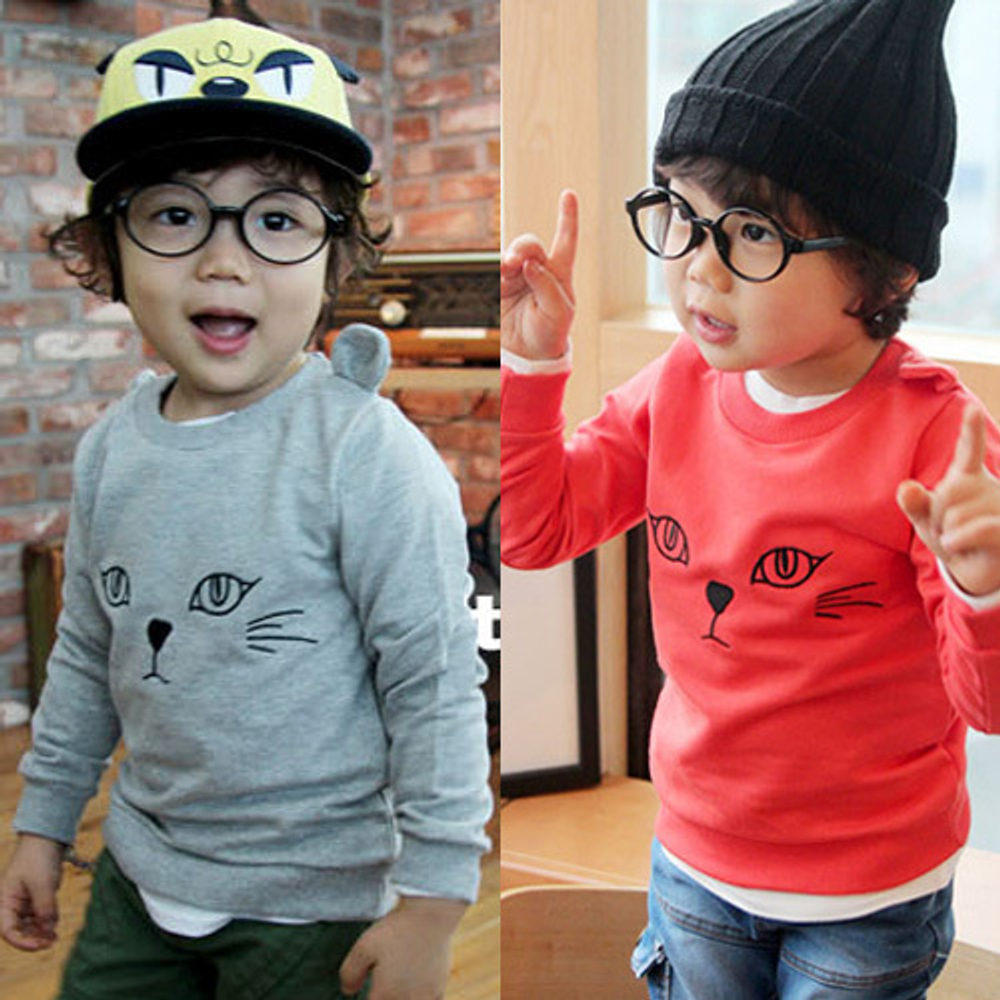 Толстовка однотонная с принтом кошки и ушами на плечах