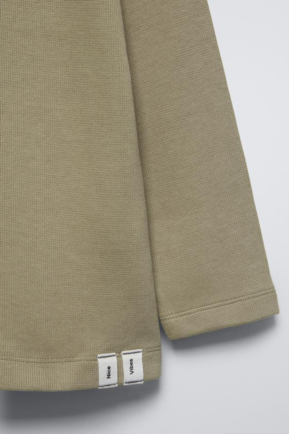 ZARA ЛОНГСЛИВ ИЗ РЕЛЬЕФНОЙ ТКАНИ С НАШИВКАМИ, РЫЖЕВАТО-КОРИЧНЕВЫ