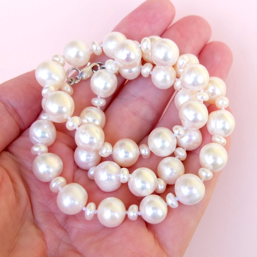 Бусы из крупного белого жемчуга