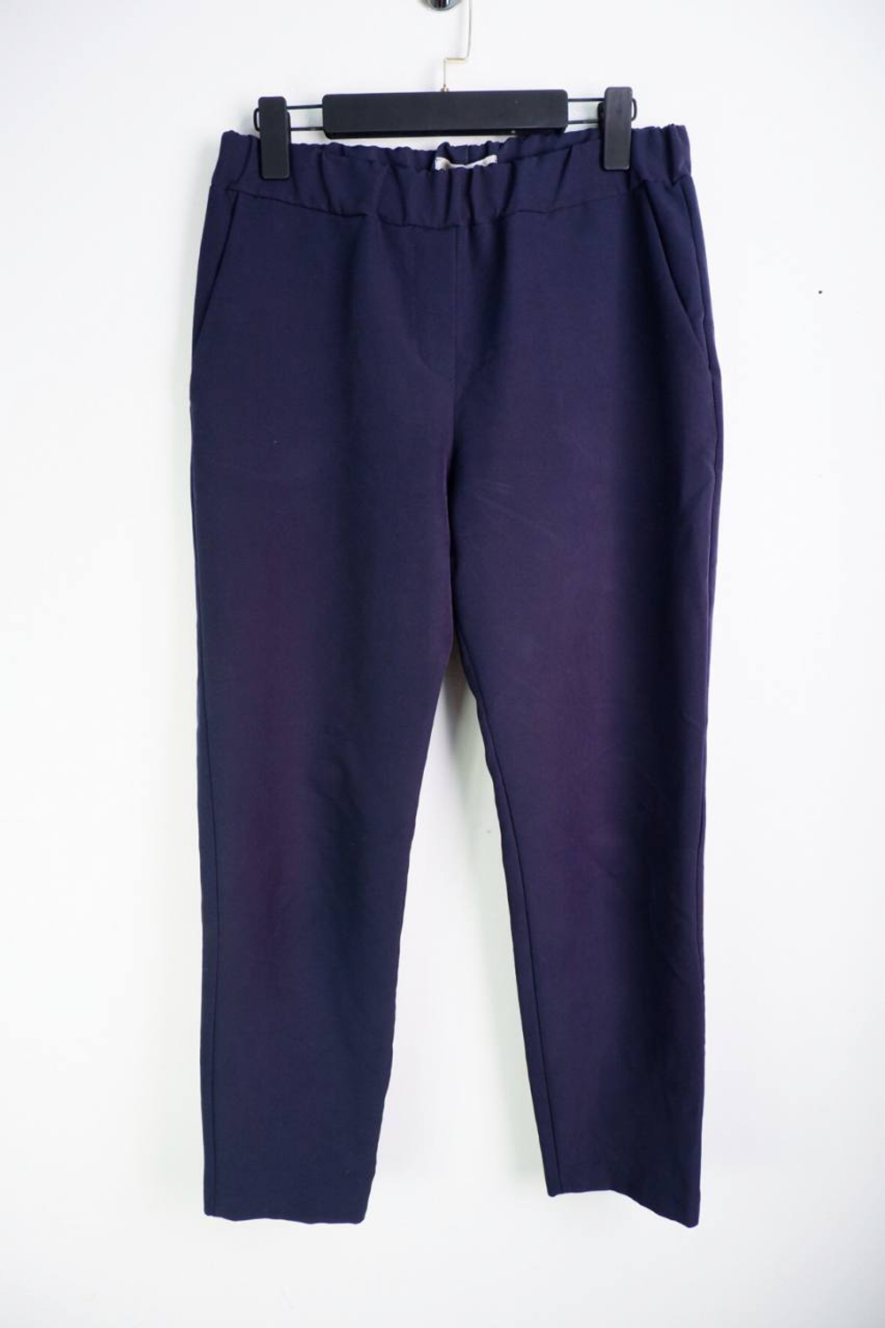 Брюки Rinascimento базового оттенка, маркировка L, визуально на 48 размер