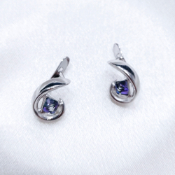 "Адамант" серьги в родиевом покрытии из коллекции "Kaleidoscope" от Jenavi с английским замком