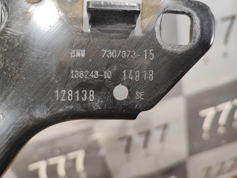 Кронштейн радиатора левый MINI Hatch (F55/F56)  Б/У Оригинал 51647307873