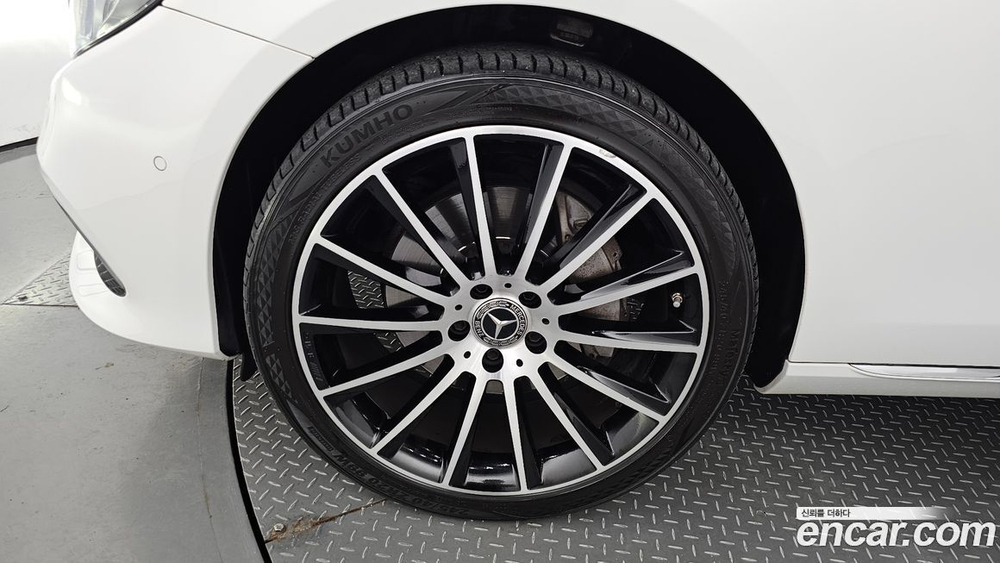 Mercedes-Benz E-Class W213 E300 4MATIC Exclusive (04.2020)