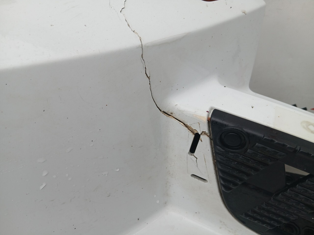 Корпус подножек левый