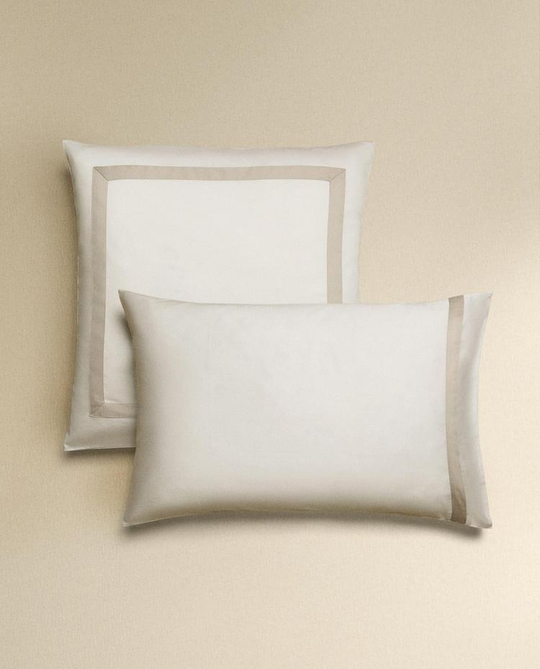 ZARA HOME НАВОЛОЧКА ИЗ САТИНА С КАЙМОЙ (300 НИТЕЙ), СЕРЫЙ