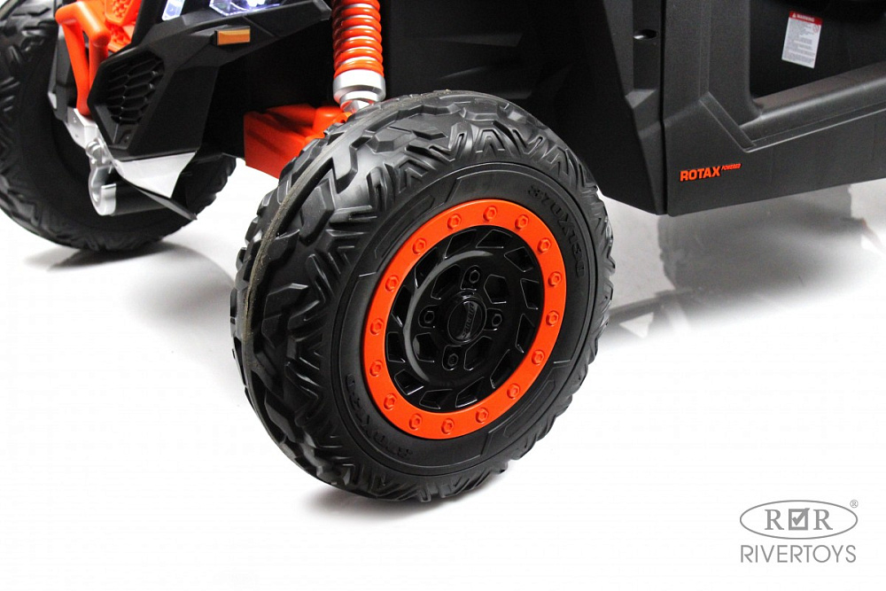 Детский электромобиль RiverToys BRP Can-Am Maverick Y111YY оранжевый