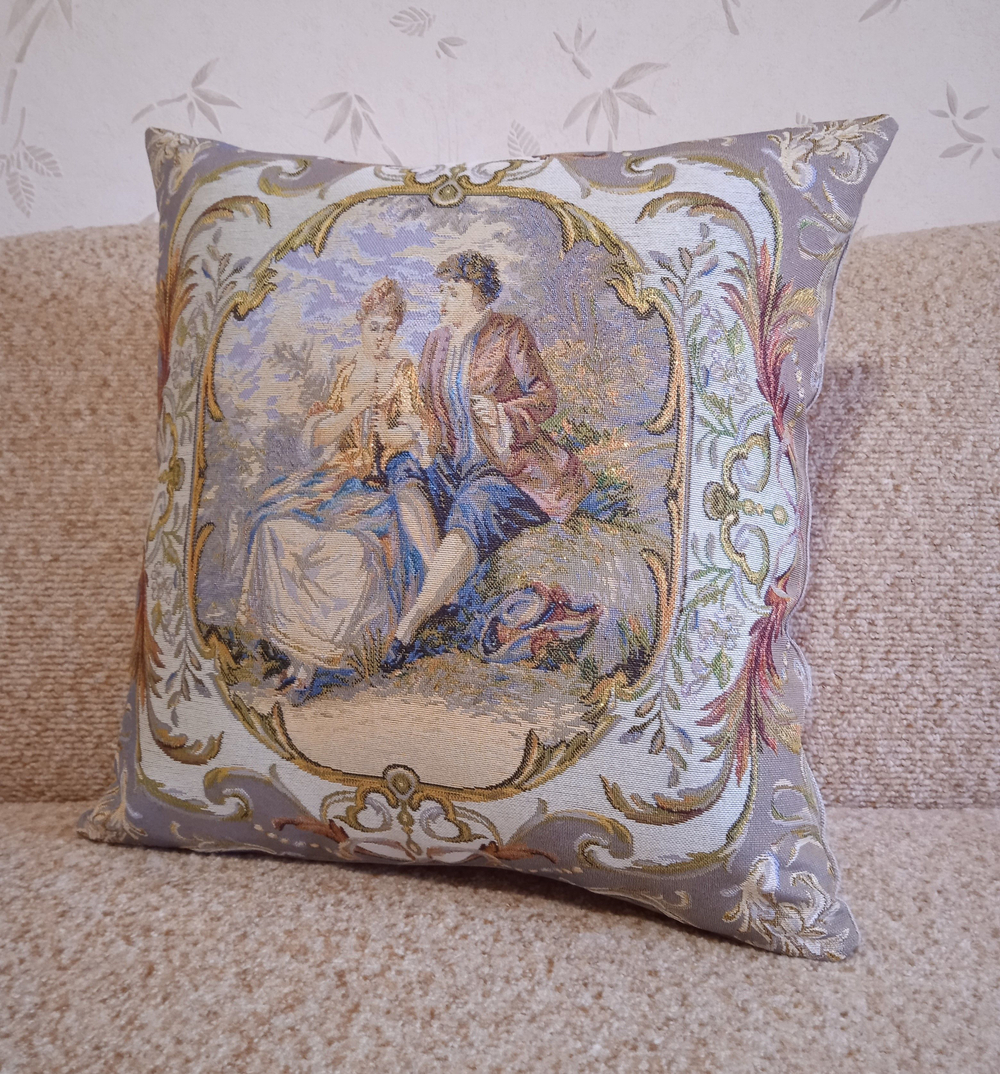 Декоративный гобеленовый чехол Свидание 47х47