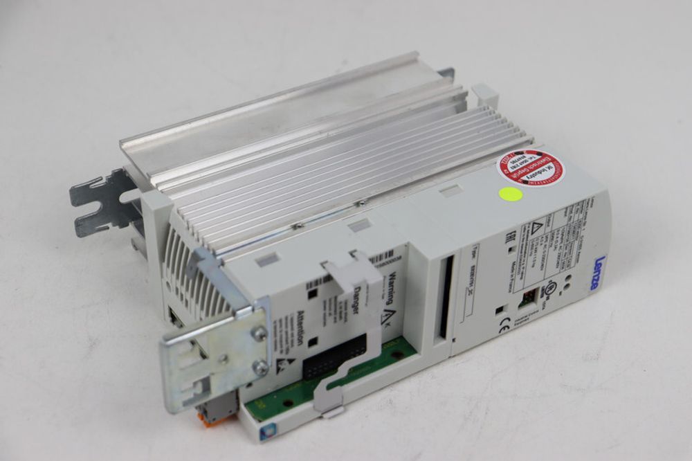 Б/у LENZE E82EV751_2C