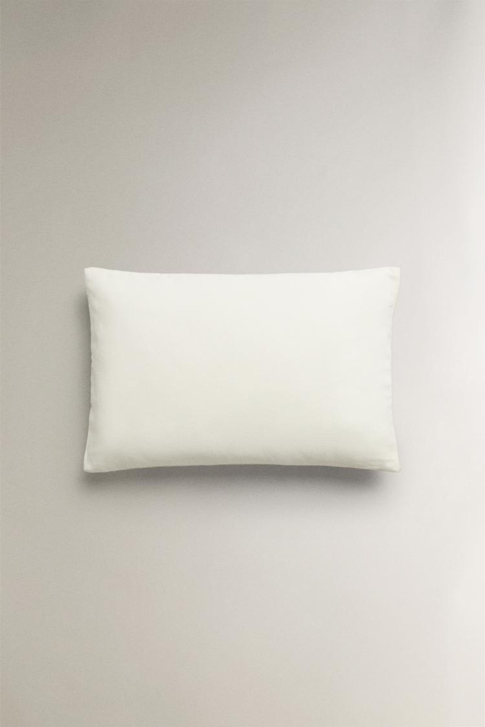 ZARA HOME ЧЕХОЛ ДЛЯ ДЕКОРАТИВНОЙ ПОДУШКИ С КОНТРАСТНЫМИ ДЕТАЛЯМИ, СВЕТЛО-БЕЖЕВЫЙ