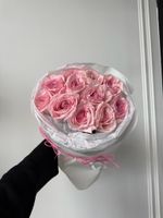 Букет из одноголовых пионовидных роз