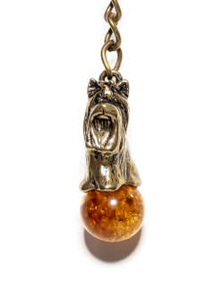 Брелок с янтарем натуральным - собака Йорк, диаметр камня 12 мм