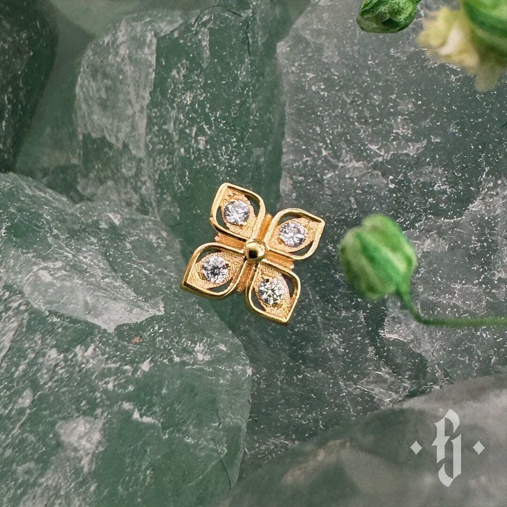 Накрутка &quot;Trifolium&quot; - Желтое золото - White CZ