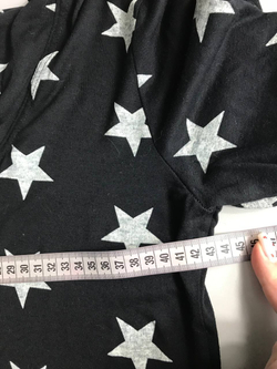 Кофта с капюшоном с ярким принтом 44 размер