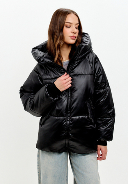 Пуховик с капюшоном свободного силуэта