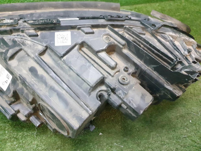 Битая Фара правая Mercedes E W213 (2016-2021) LED