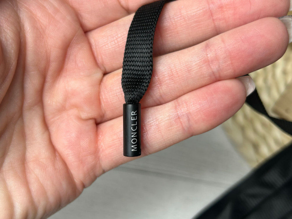 Шнур ПЛОСКИЙ пэ черный moncler 1,4м