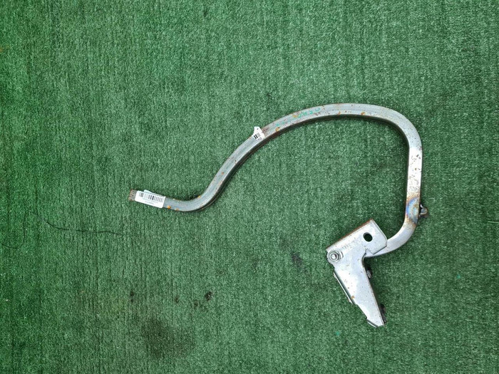 Петля крышки багажника правая VW Polo Sedan 10-20