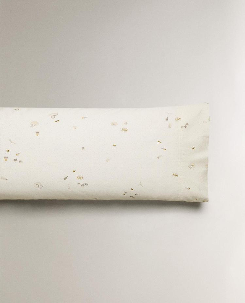 ZARA HOME ДЕТСКАЯ НАВОЛОЧКА С ПРИНТОМ, ЖЕЛТОВАТО-БЕЛЫЙ
