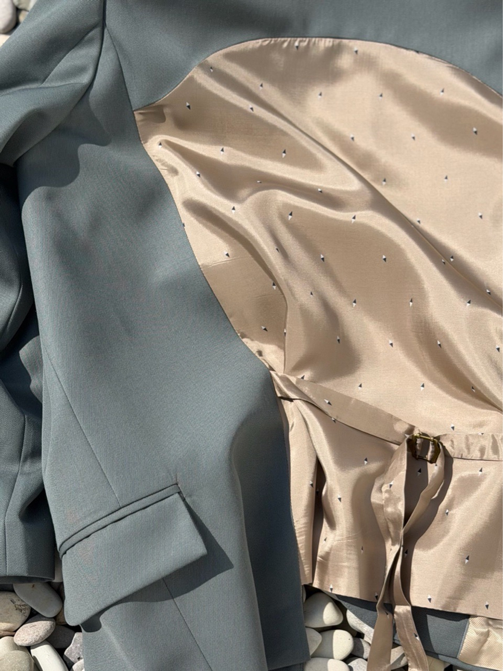 Жакет двубортный Полынь с контрастной бежевой спинкой