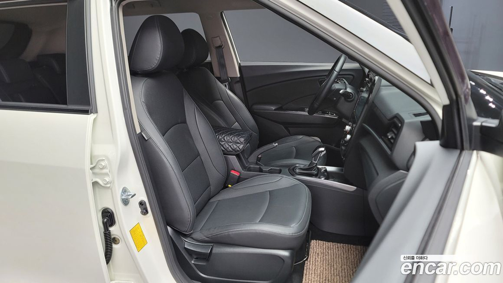 KG Mobility (Ssangyong) Very New Tivoli Бензин 1.5 2WD (01.2020)