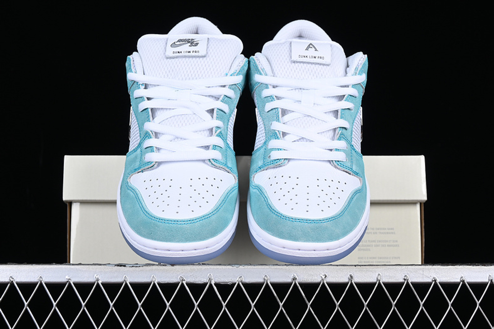 Nike sb dunk jordan hot sale