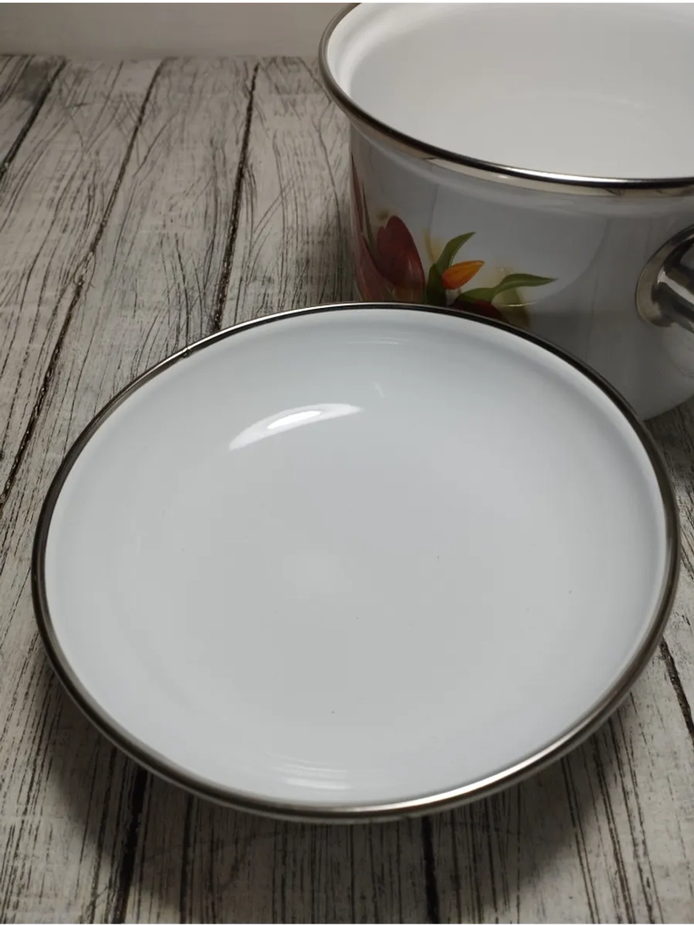 Ковш 1,5 литра эмалированный с крышкой Анютины глазки