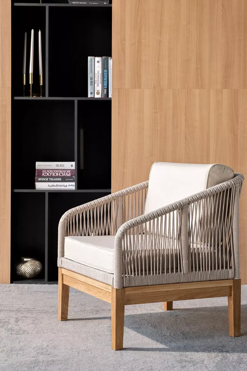 "Канны" кресло плетеное из роупа, основание дуб, роуп бежевый круглый, ткань бежевая 052