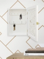 Ключница настенная в прихожую закрытая