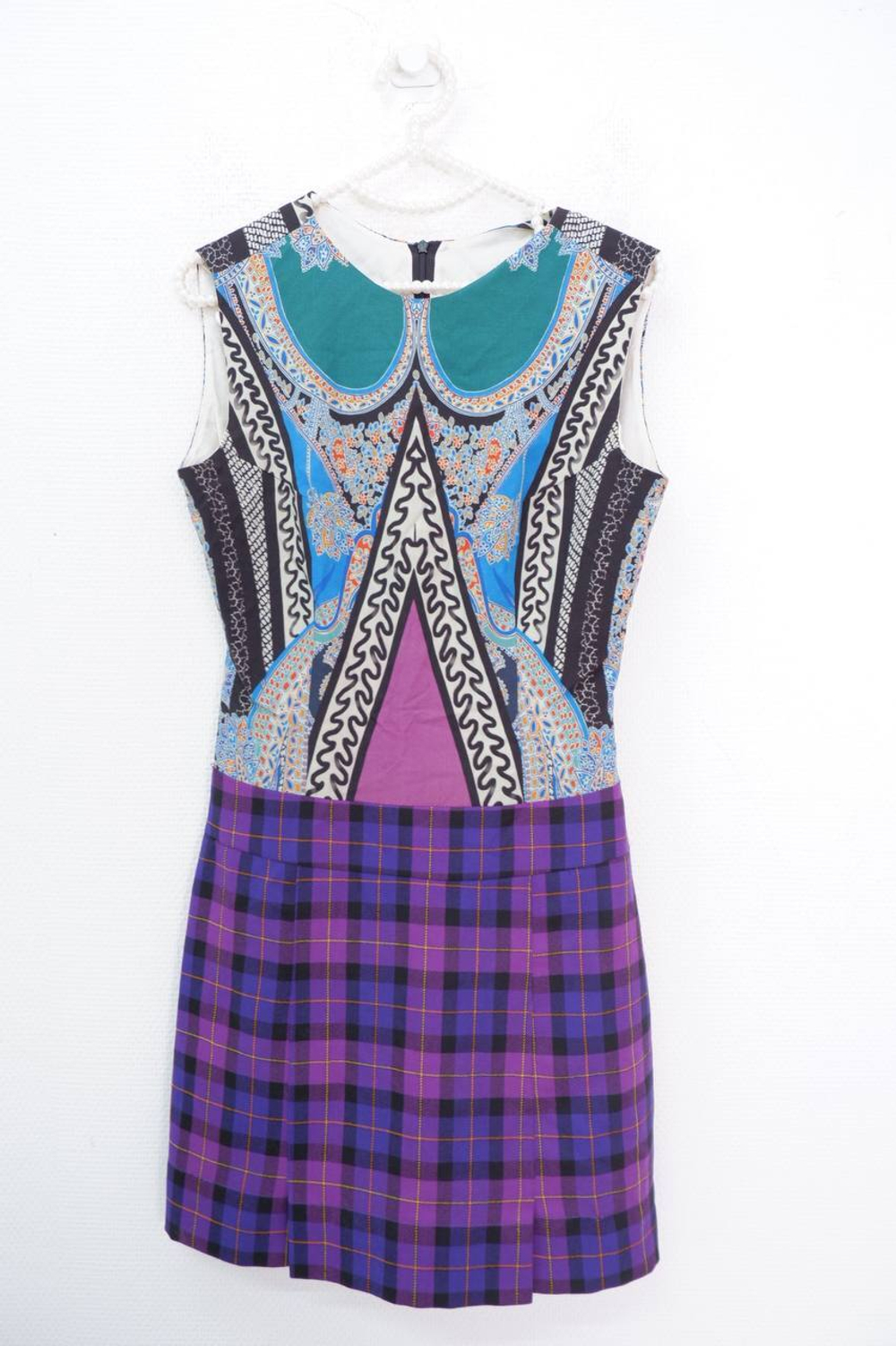 Платье с интересным орнаментом 42-44 размер