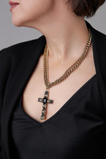 Колье двойная цепь с крестом из кристаллов, оттенок золото антик