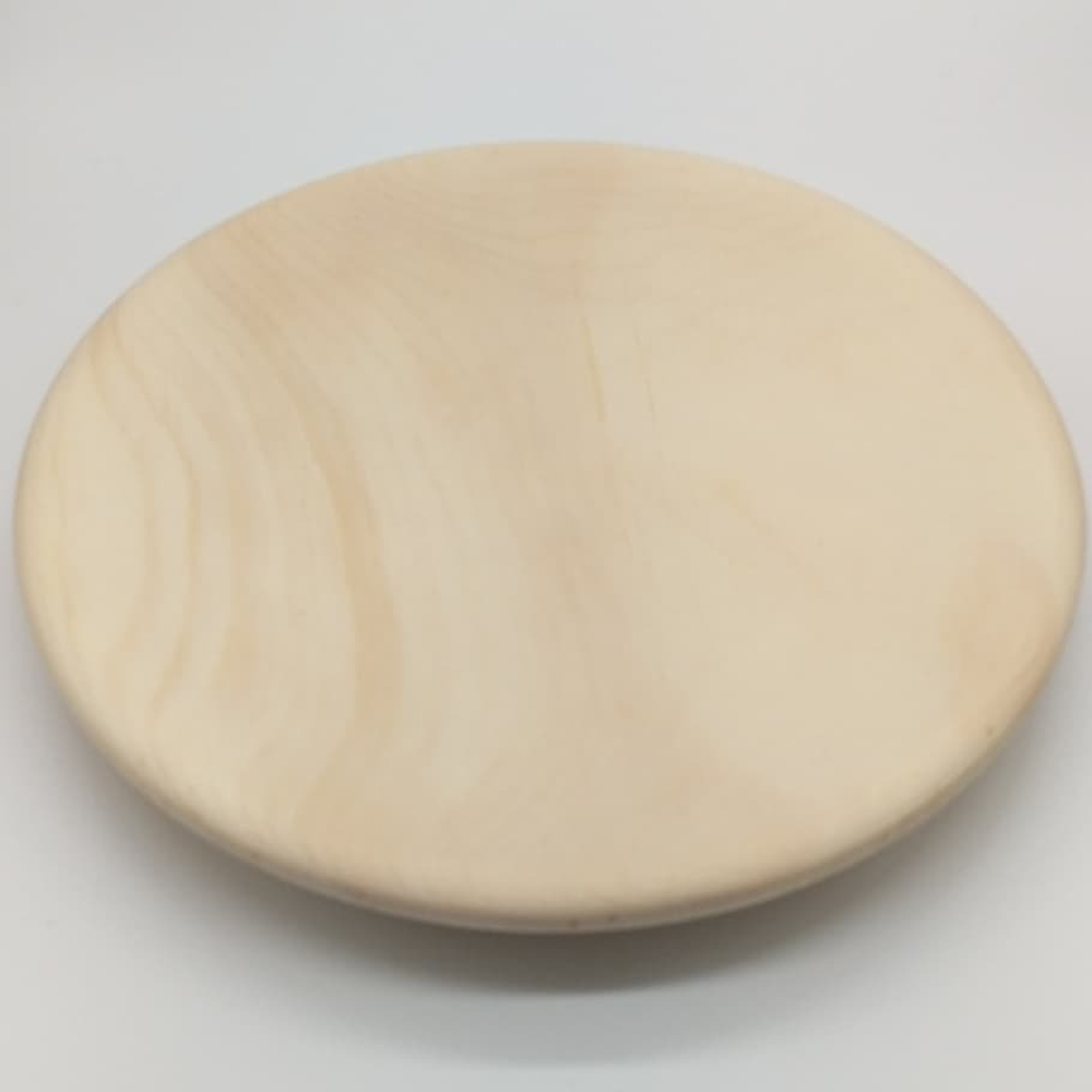 Блюдо из массива байкальского кедра.