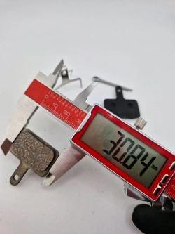 - Тормозные колодки дисковые для велосипеда и самоката