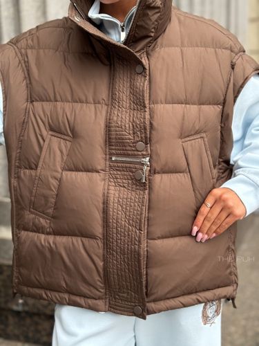 Шоколадный утепленный жилет