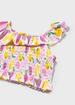 топ с юбкой и повязкой на голову