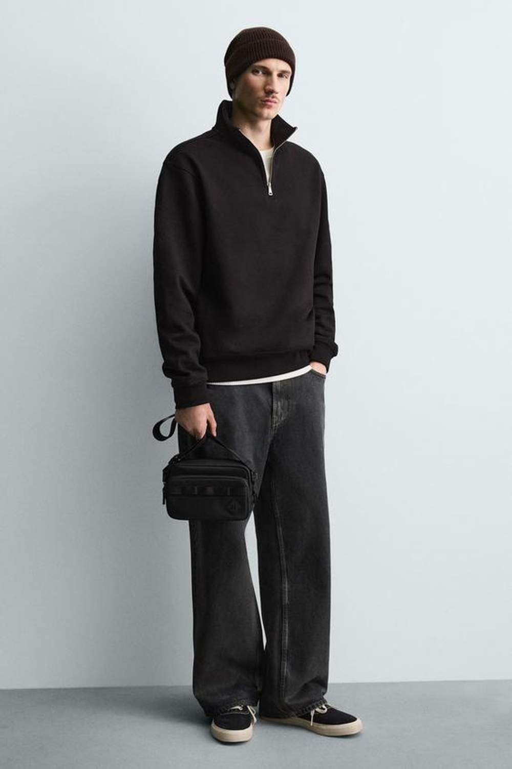 ZARA ПРОРЕЗИНЕННАЯ СУМКА, ЧЕРНЫЙ