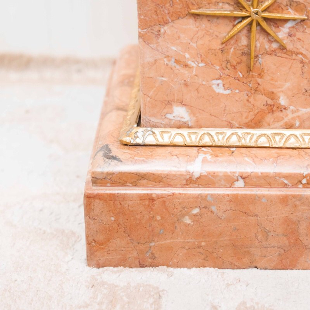 Мраморные колонны