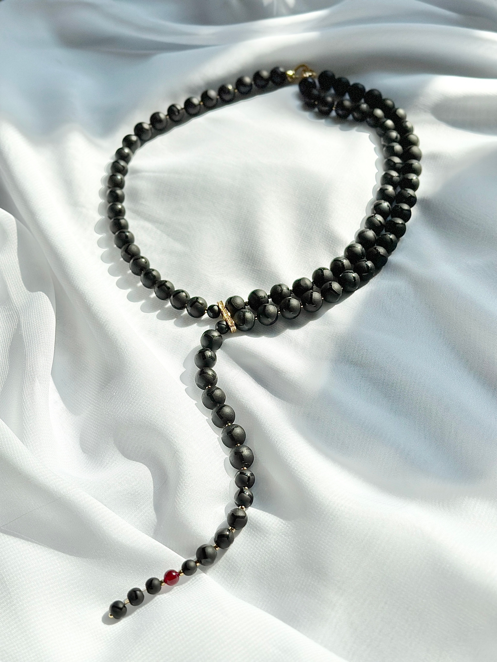 Колье-галстук из шунгита и рубеллита