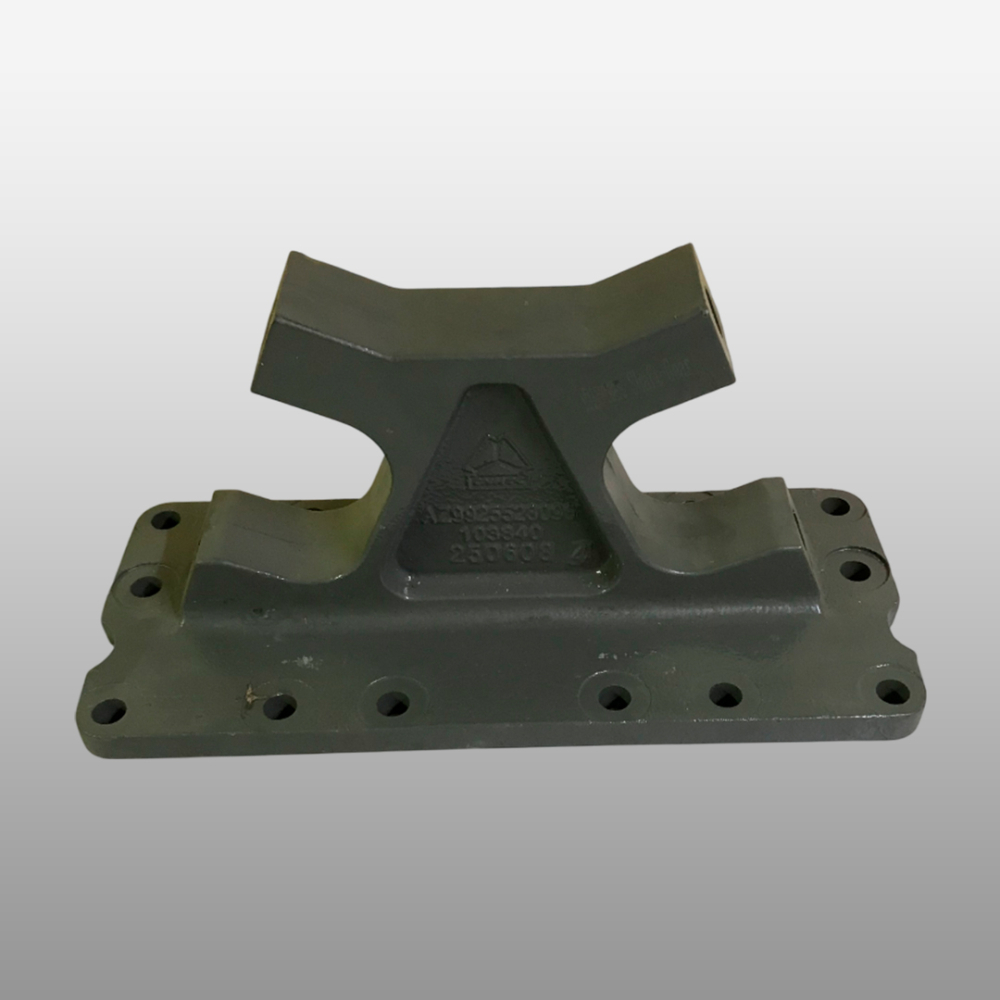 WG9925528096 - Кронштейн упорного стержня V-образного типа на Sitrak C7H