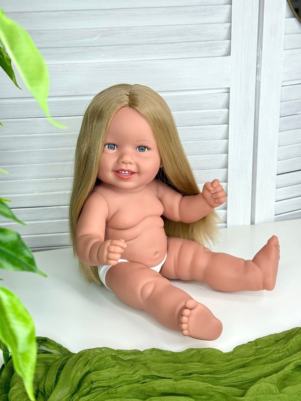 Кукла Manolo Dolls виниловая Diana без одежды 47см (7304)