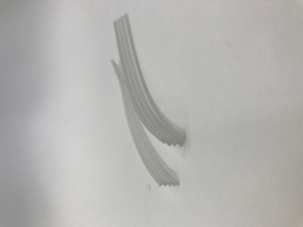 Уплотнитель-молдинг для стекла DC703-Е 4 мм